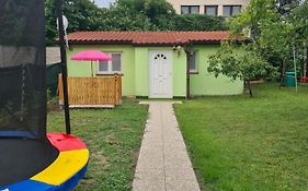Small-Comfy Guest House In Donaustadt Garden - Not Shared!